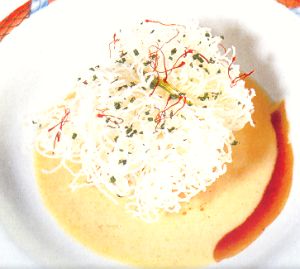 Poêlée de langoustines et vermicelle de riz à la mayonnaise de foie gras