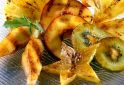 Fruits grillés, sauce yogourt à la cannelle 