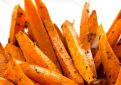 Frites de patate douce, trempette au chili