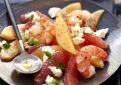 Salade d'été (crevettes, pamplemousse, melon et fromage frais)