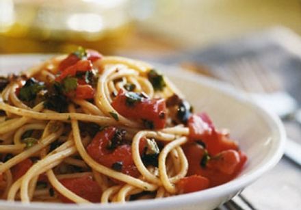 Spaghetti à la sicilienne avec aubergine