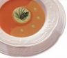 Bisque de tomate de vigne grillée, yogourt et basilic à l'huile vierge