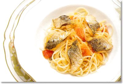 Spaghetti aux petits poissons de lac, sauce aux anchois