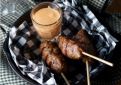 Brochettes keftas et aïoli au poivron rouge rôti