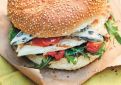 Bagel au poulet et au Saint Agur