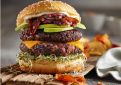 Burger au riz noir et halloumi 
