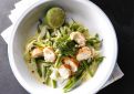 Salade tiède de haricots verts, fenouil et homard, sauce hollandaise