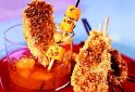 Brochettes de lapin au sésame et dés de mangue